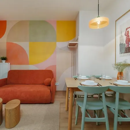 Stylish 3br With Sauna By Metro Apartamento *