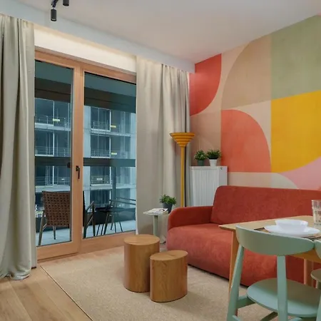 Stylish 3br With Sauna By Metro Apartment Warsaw
