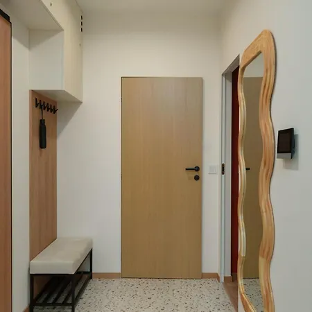 Stylish 3br With Sauna By Metro Warszawa