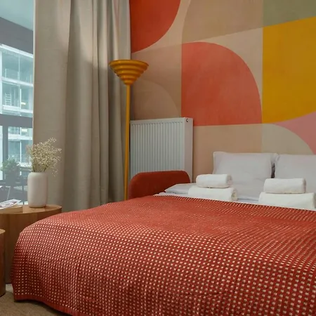 Stylish 3br With Sauna By Metro Apartment *
